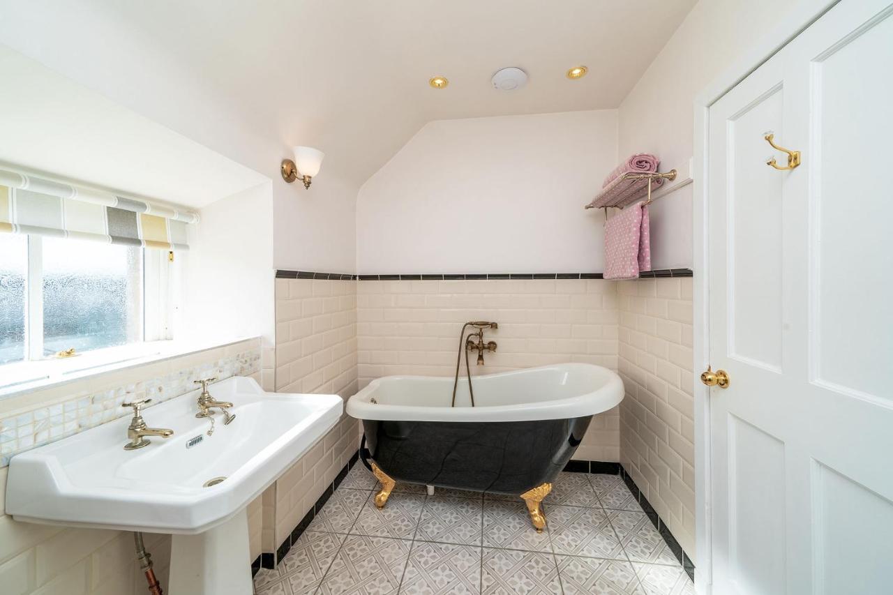 Thrums Cottage Kirriemuir Exteriör bild
